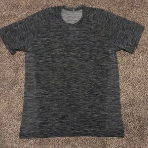 Men’s Lululemon workout top